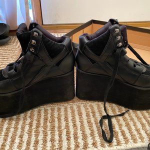 Y.R.U. Qozmo Hi-Black Platform Sneakers Size 6